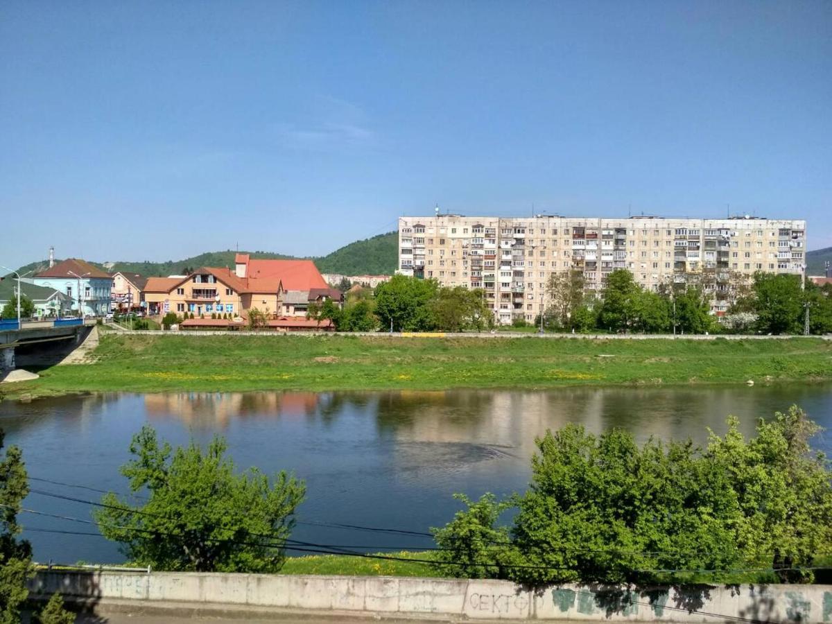 Apartments Domovik Просторная Квартира С Видом На Горы Mukaczewo Zewnętrze zdjęcie